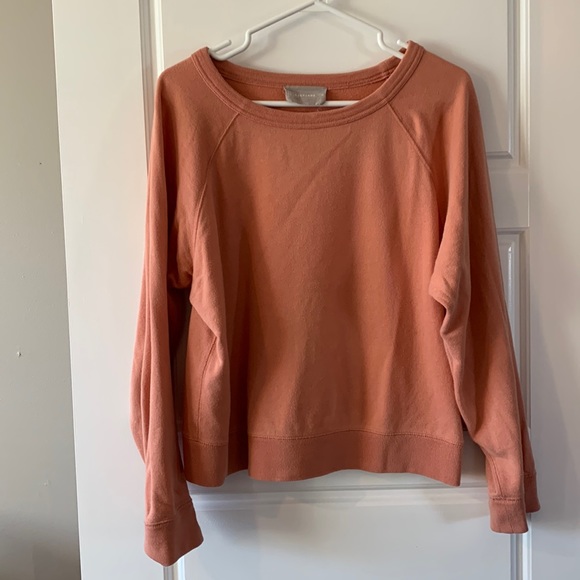 Everlane light weight French terry crewneck sweater in Salmon/Coral pink - Picture 4 of 8